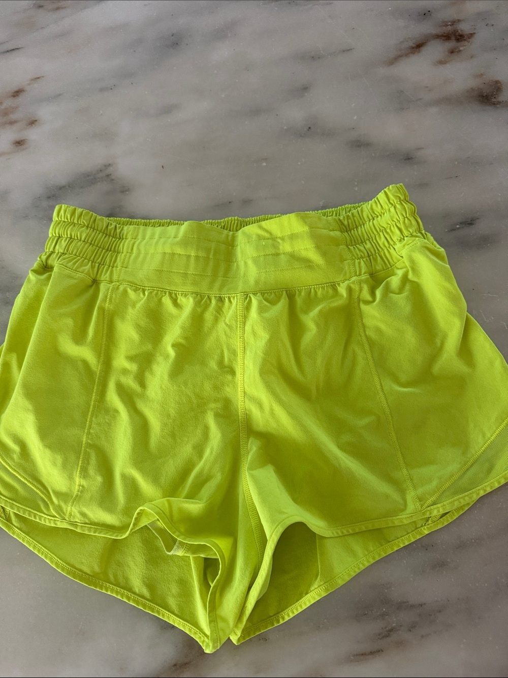 Lululemon hotty hot Women’s Neon Yellow Athletic Shorts size 8 high waist